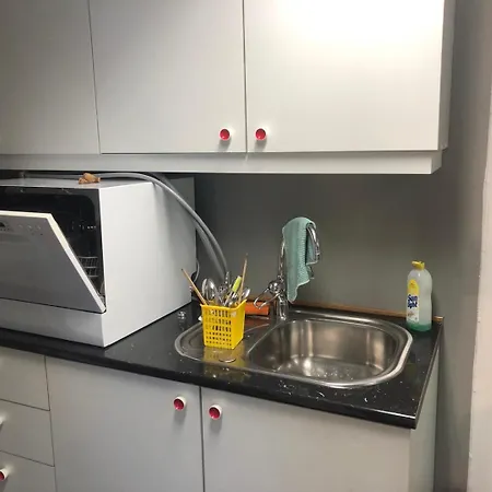 Billigst I Sentrum Uten Dusj Naeringslokaler Klinikk Og Verksted